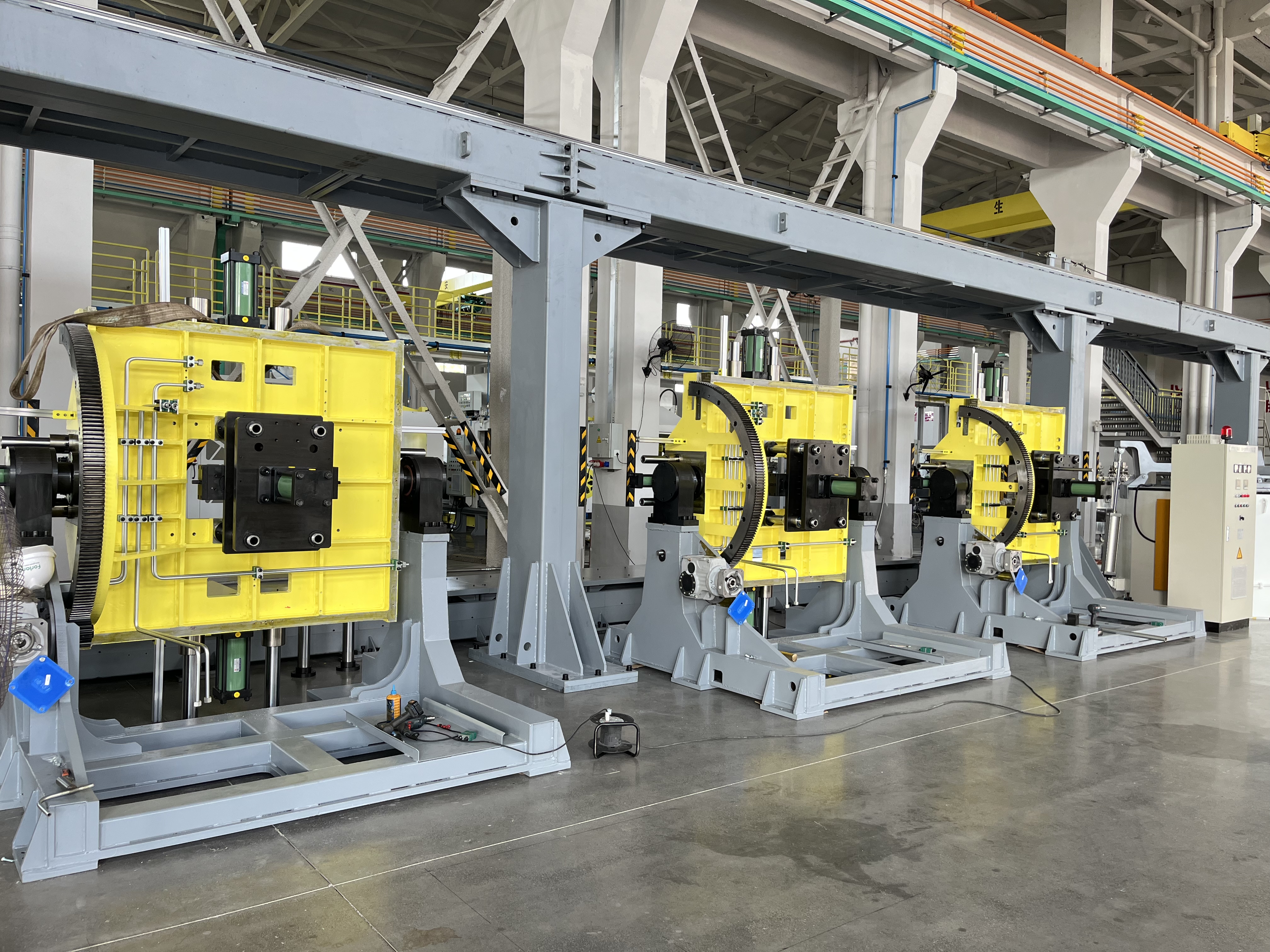 倾转式重力铸造机