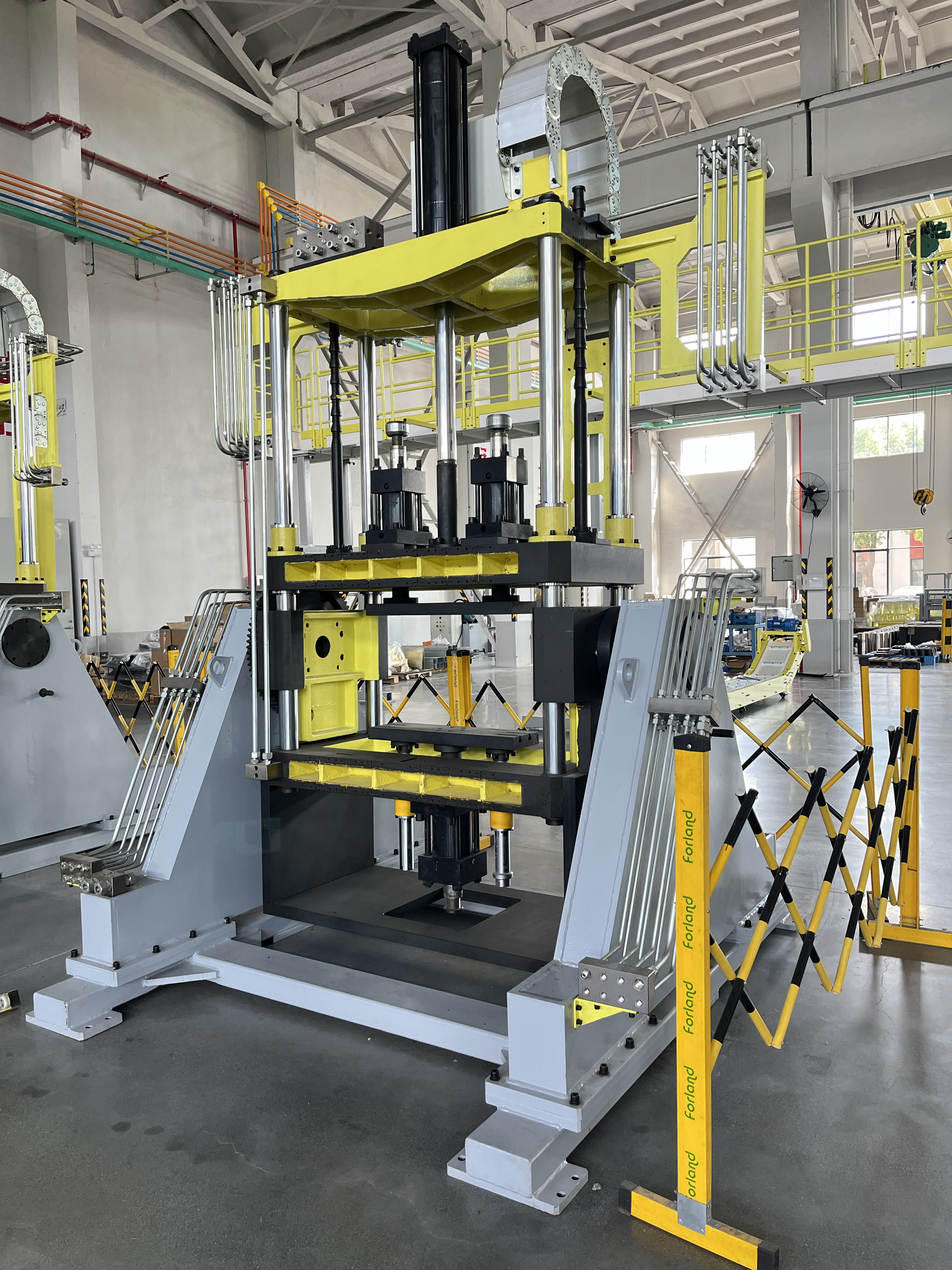 倾转式重力铸造机